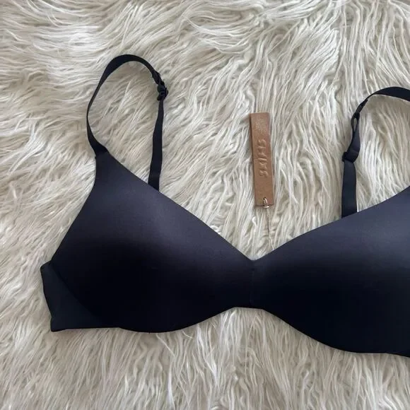 Skims Wireless Form Push Up Plunge Bra Onyx Size 40B - Picture 4 of 8